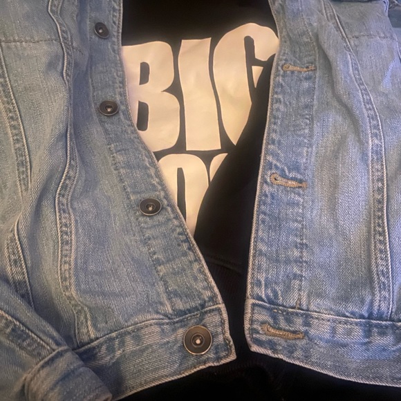 Awesome jean jacket - Picture 2 of 5